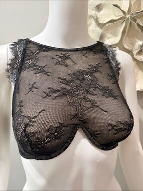 NWT Victoria’s Secret Black Lace High Neck Underwire Bra 32DD
